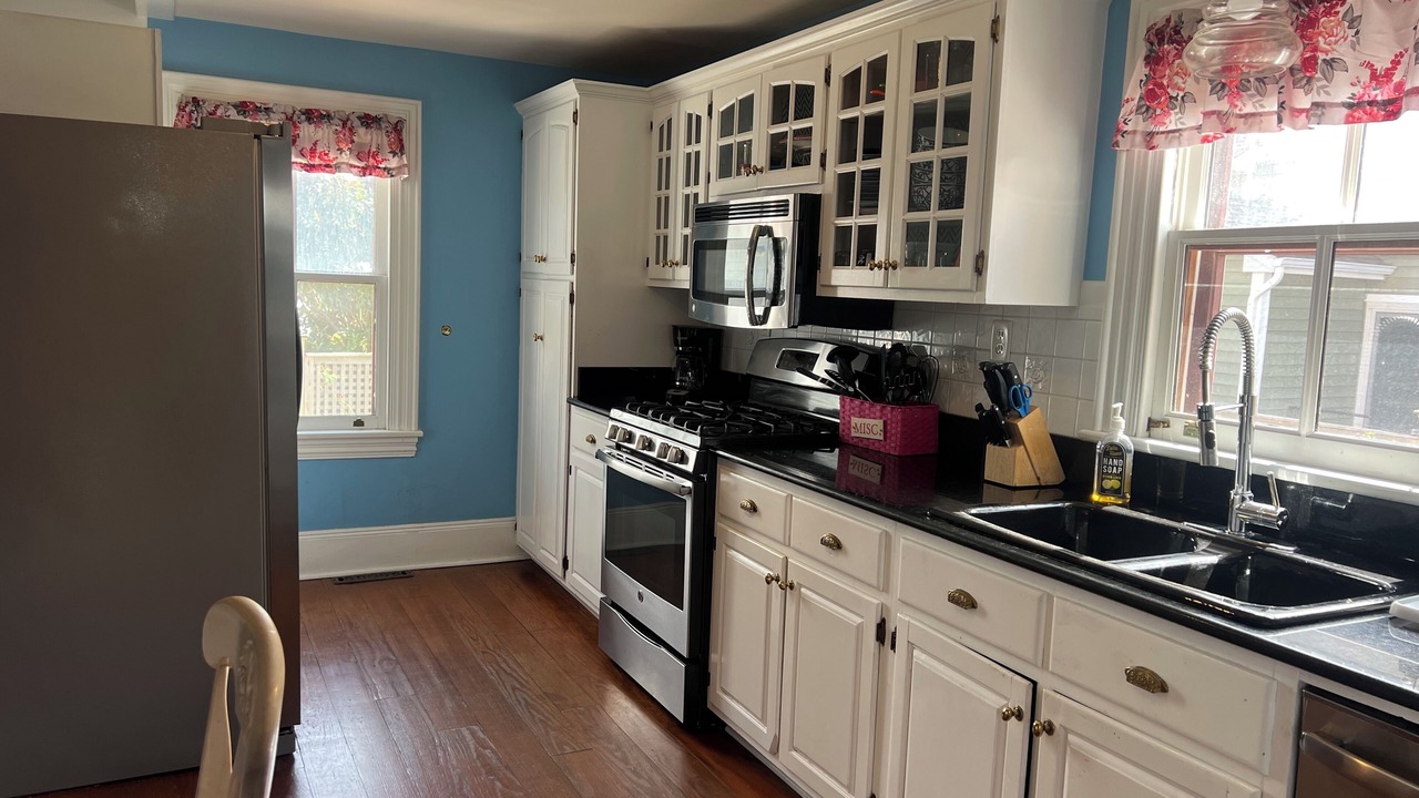 Photo of Kitchen in Wall