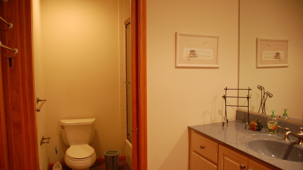 Photo of Bathroom in Mantoloking