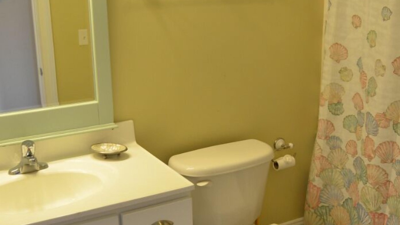 Photo of Bathroom in Heron Harbour Isle
