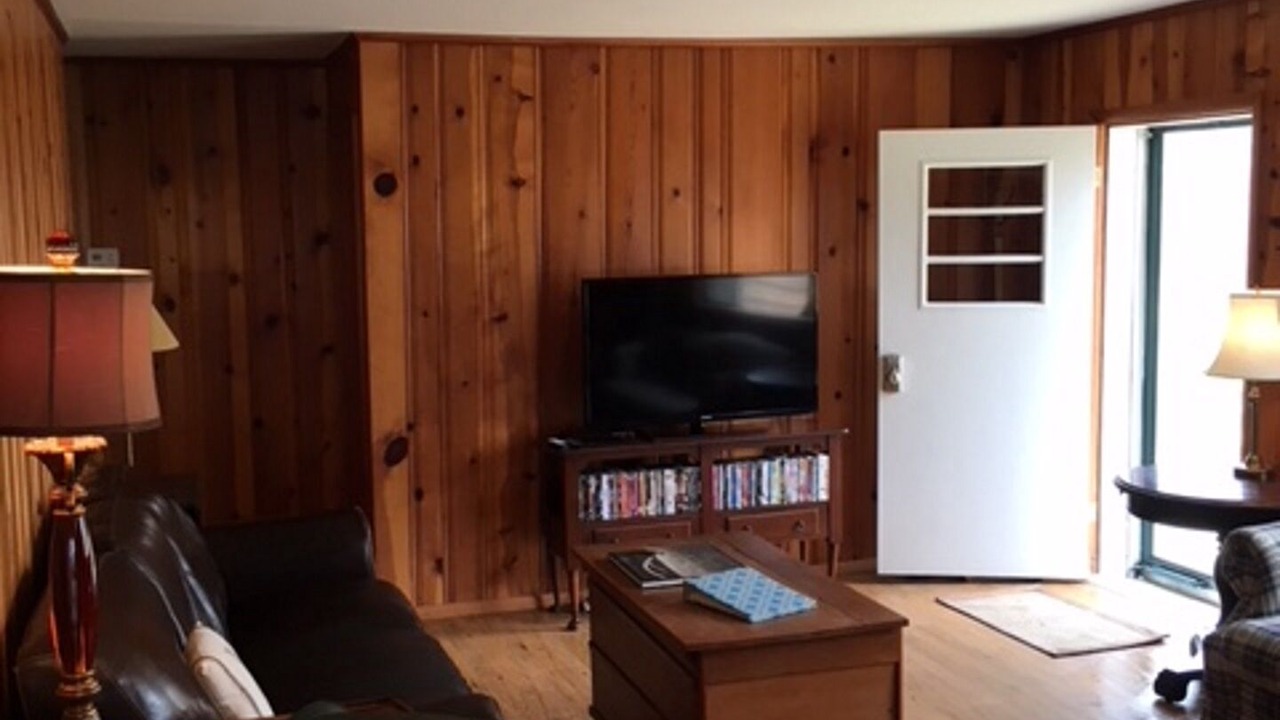 Photo of Livingroom in Jamestown