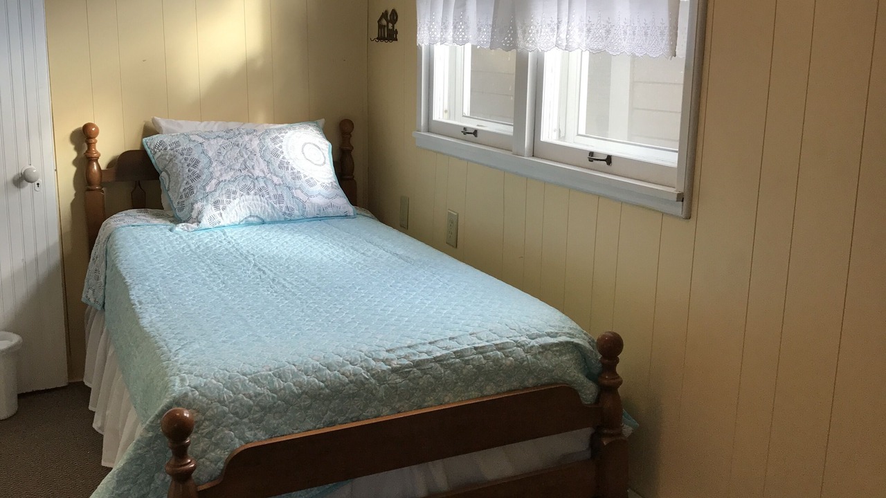 Photo of Bedroom in Lakeside