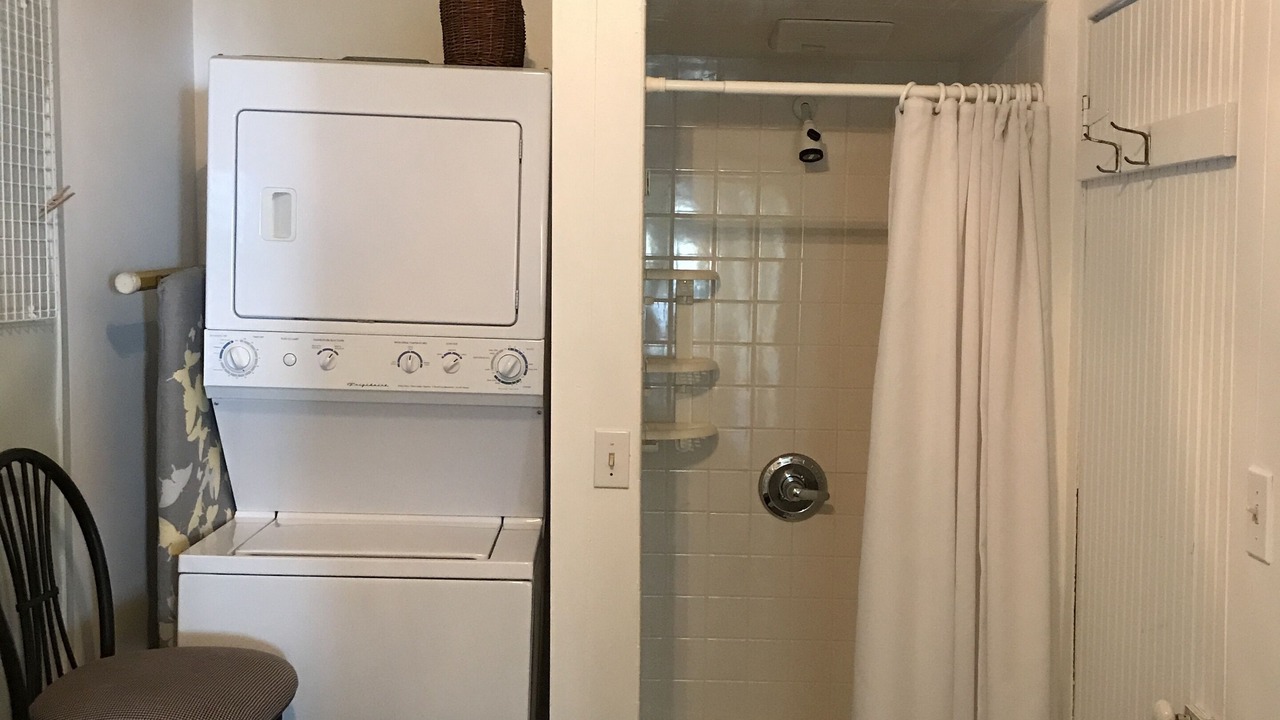 Photo of Bedroom in Lakeside