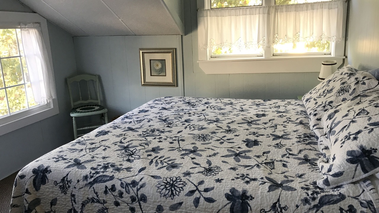 Photo of Bedroom in Lakeside