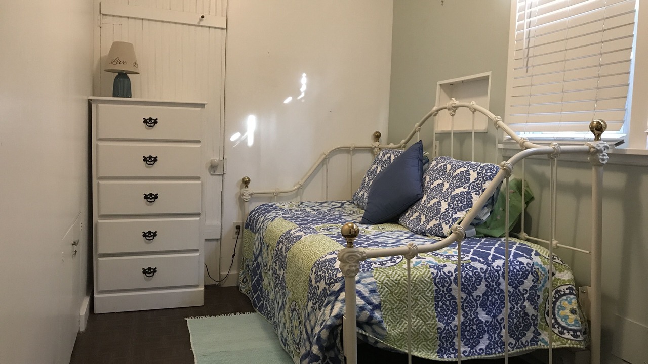 Photo of Bedroom in Lakeside
