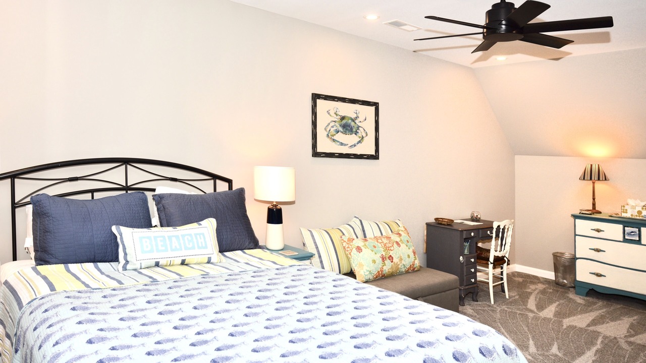 Photo of Bedroom in Country Club Estates