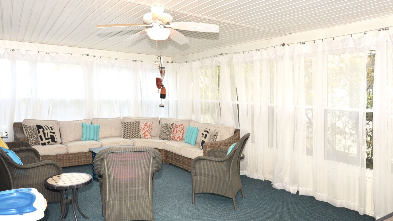 Photo of Livingroom in Country Club Estates
