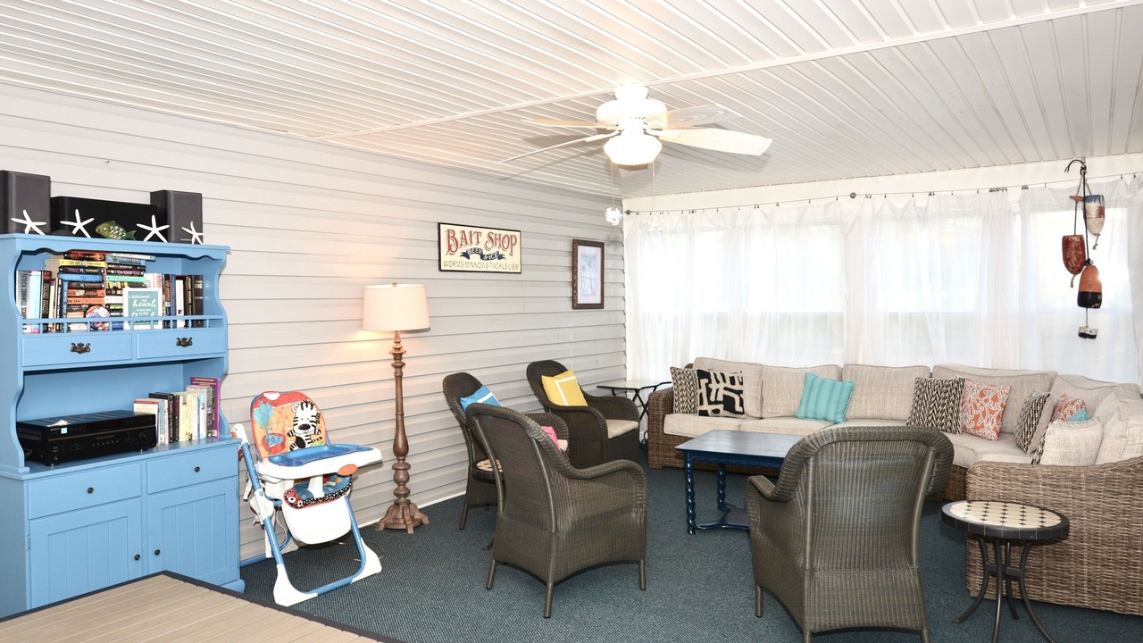 Photo of Livingroom in Country Club Estates