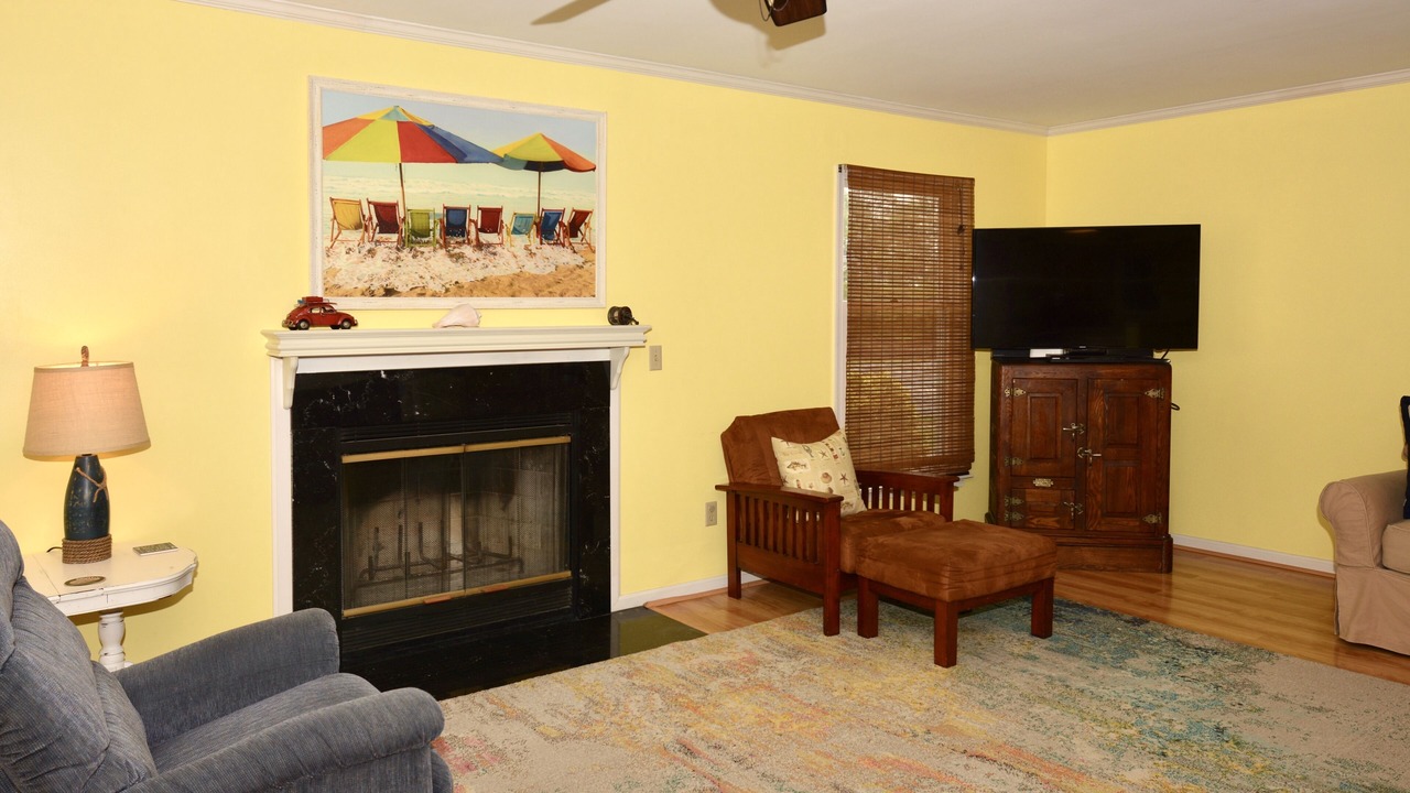 Photo of Livingroom in Country Club Estates