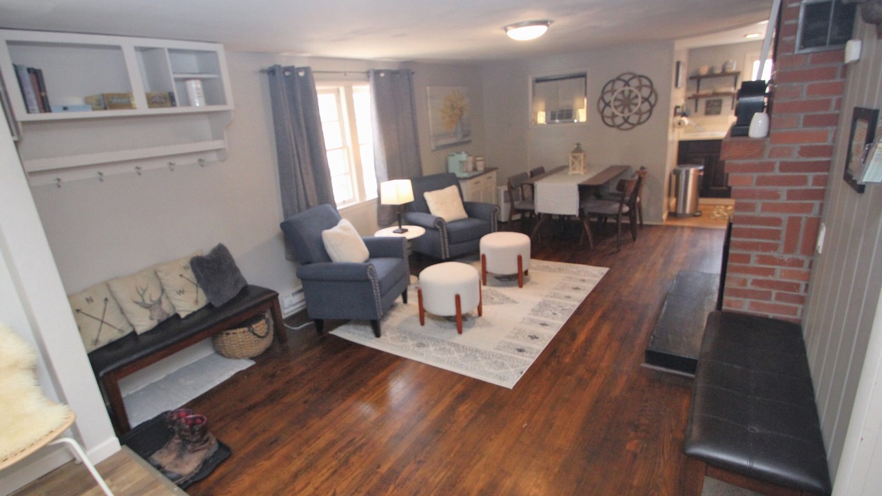Photo of Livingroom in Jefferson Township