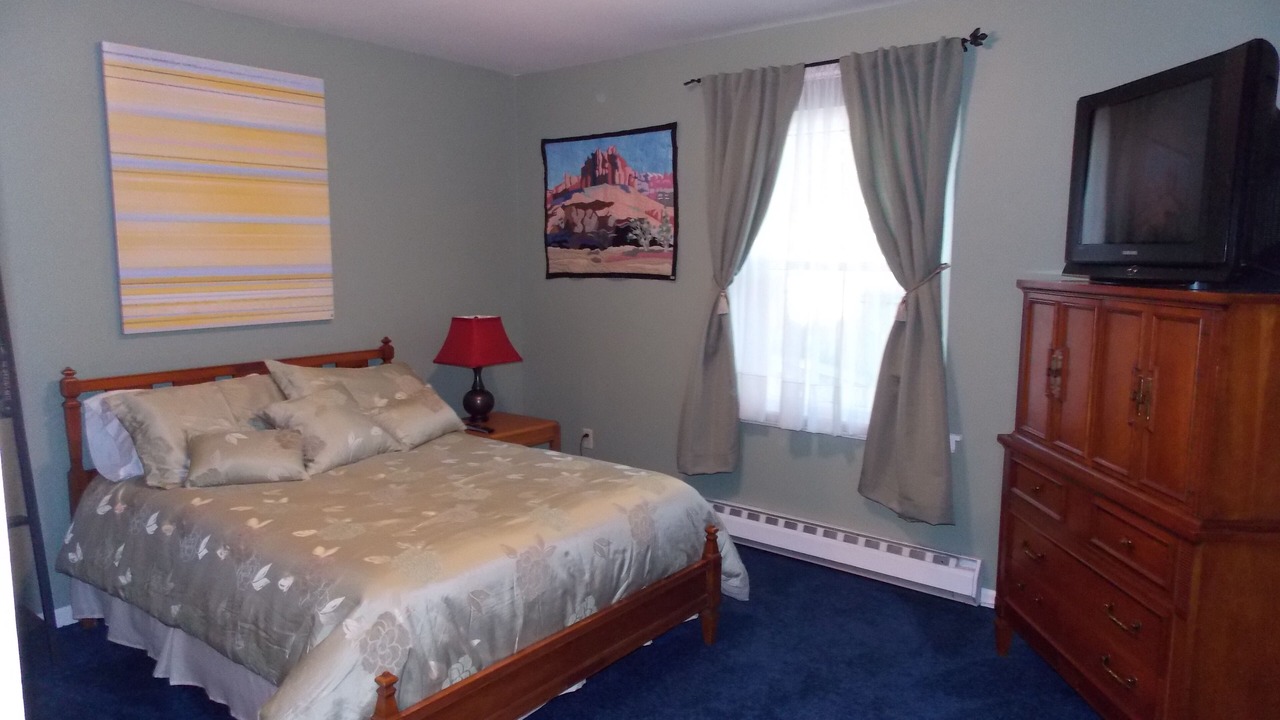 Photo of Bedroom in State College