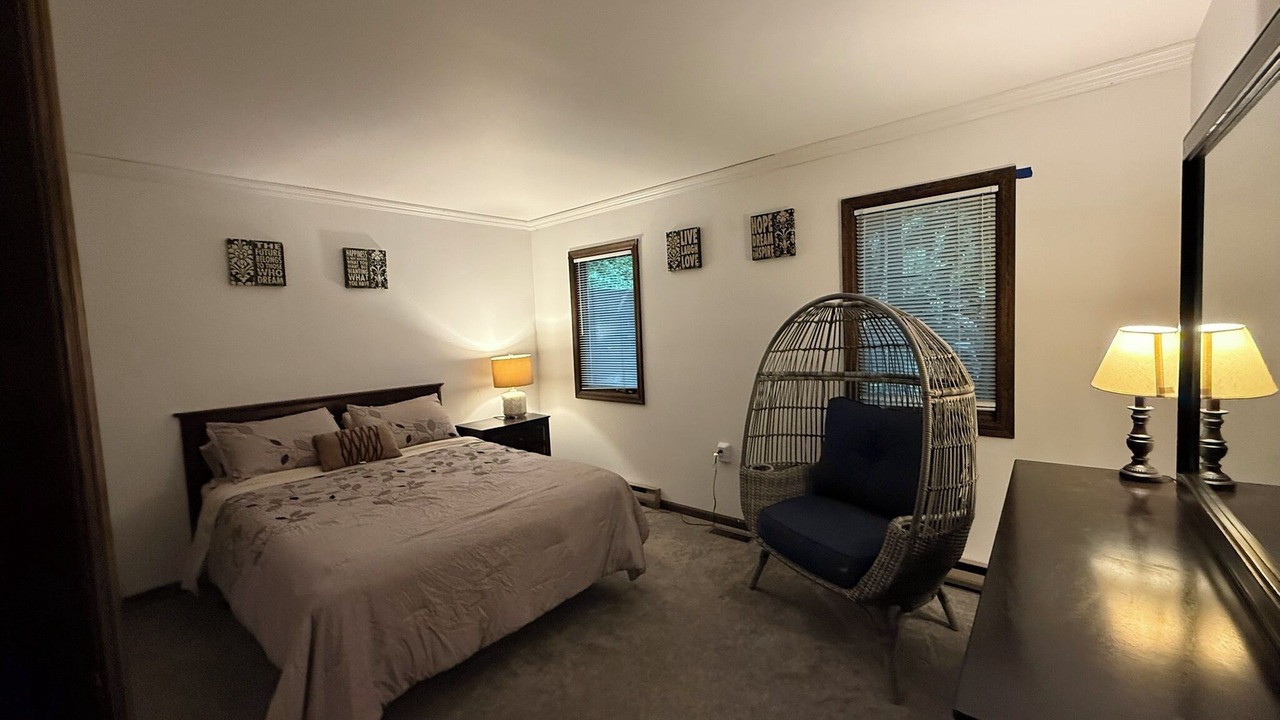 Photo of Bedroom in Lakeville