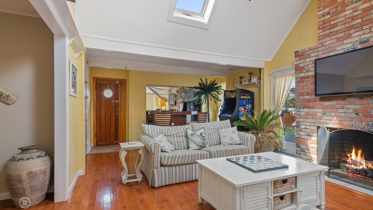 Photo of Livingroom in Mantoloking
