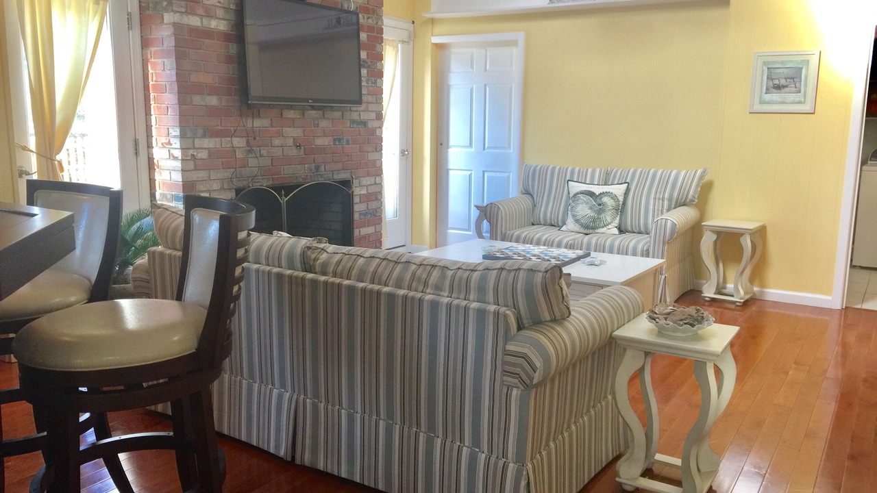 Photo of Livingroom in Mantoloking