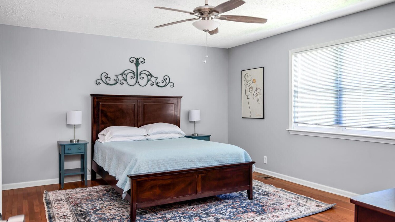 Photo of Bedroom in Inglewood
