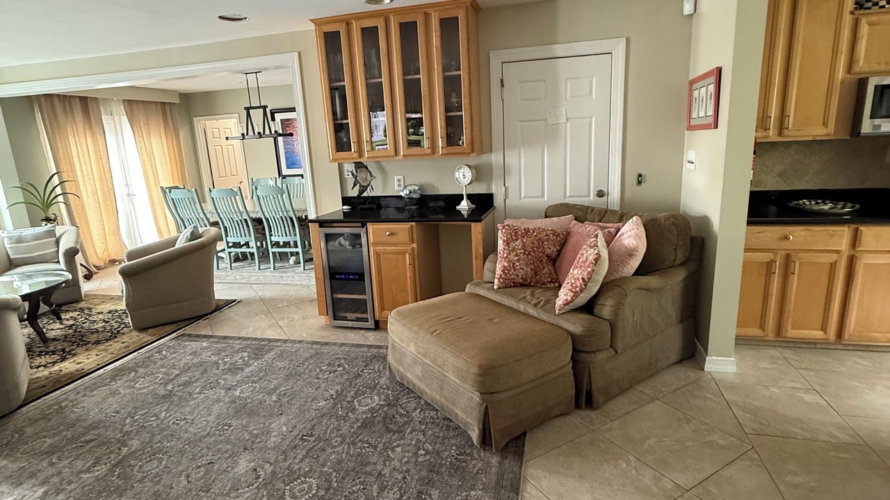 Photo of Livingroom in Northeast Virginia Beach