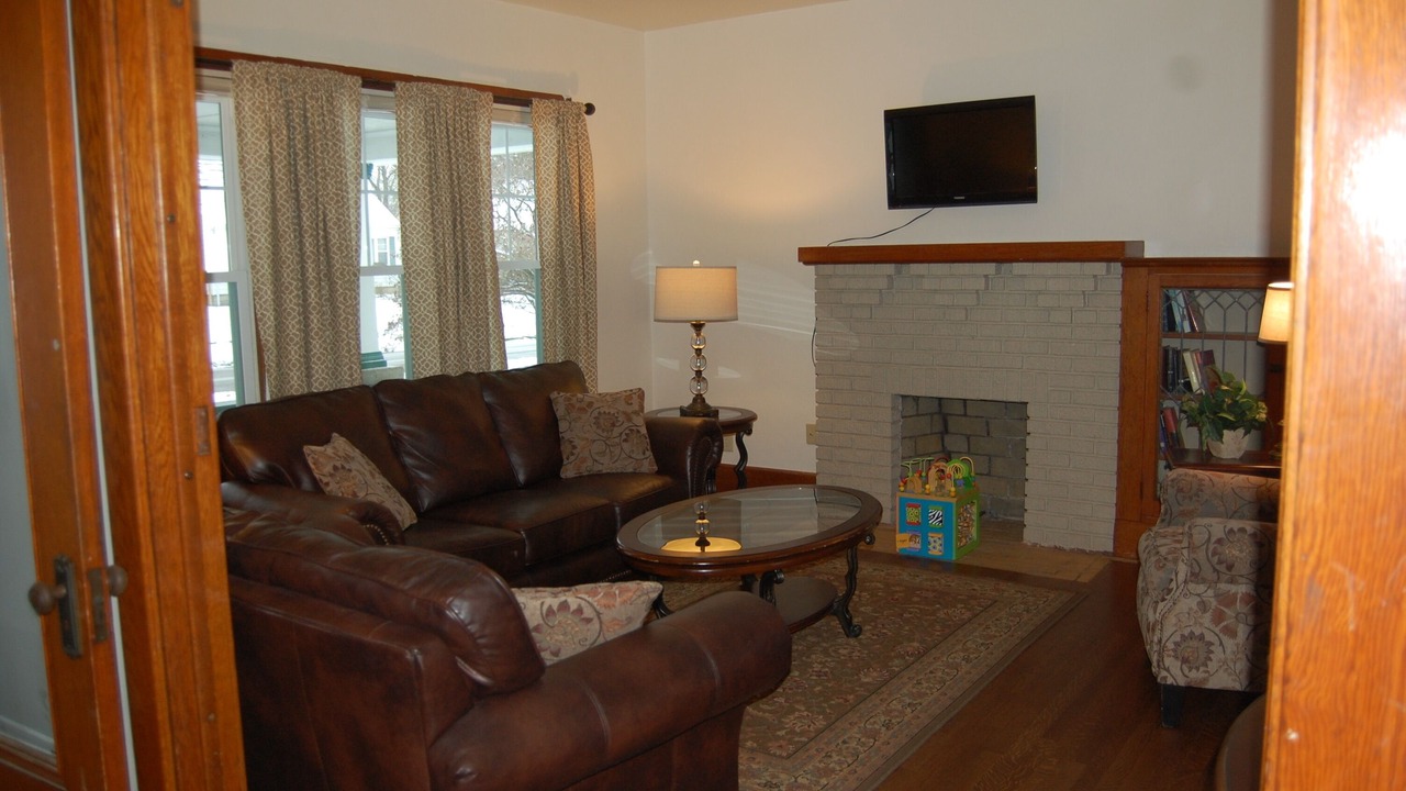 Photo of Livingroom in Youngstown