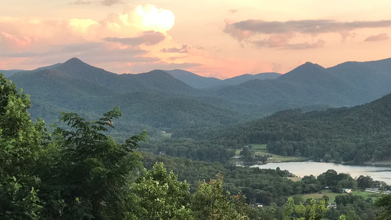 Photo of Others in Hiawassee