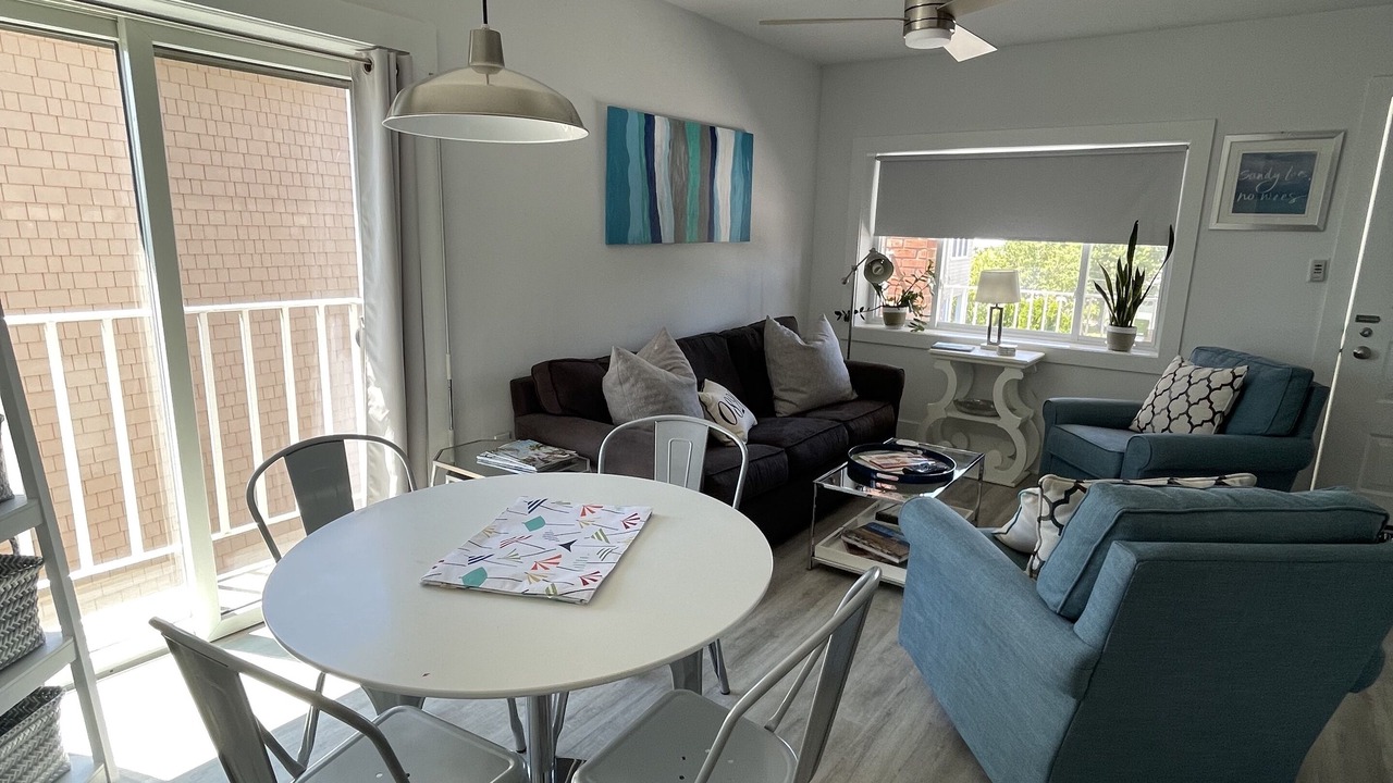 Photo of Livingroom in Admiral Estates