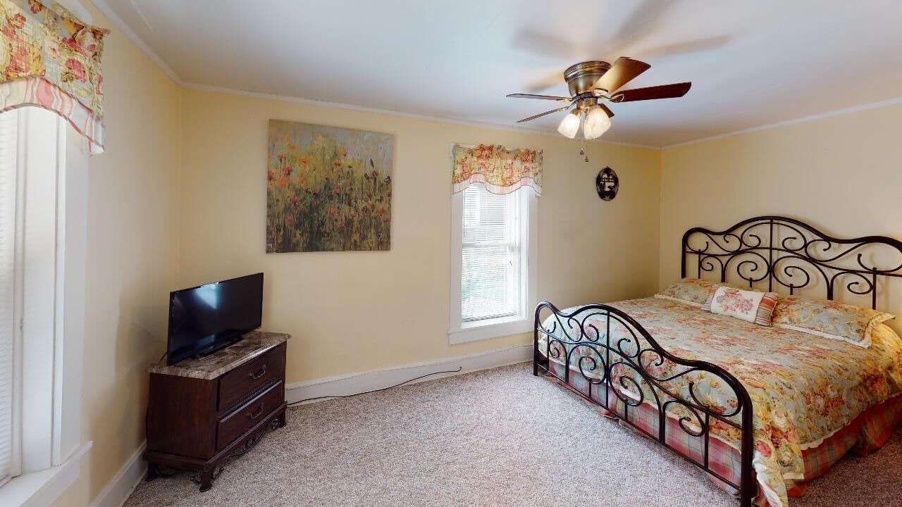 Photo of Bedroom in Nelsonville