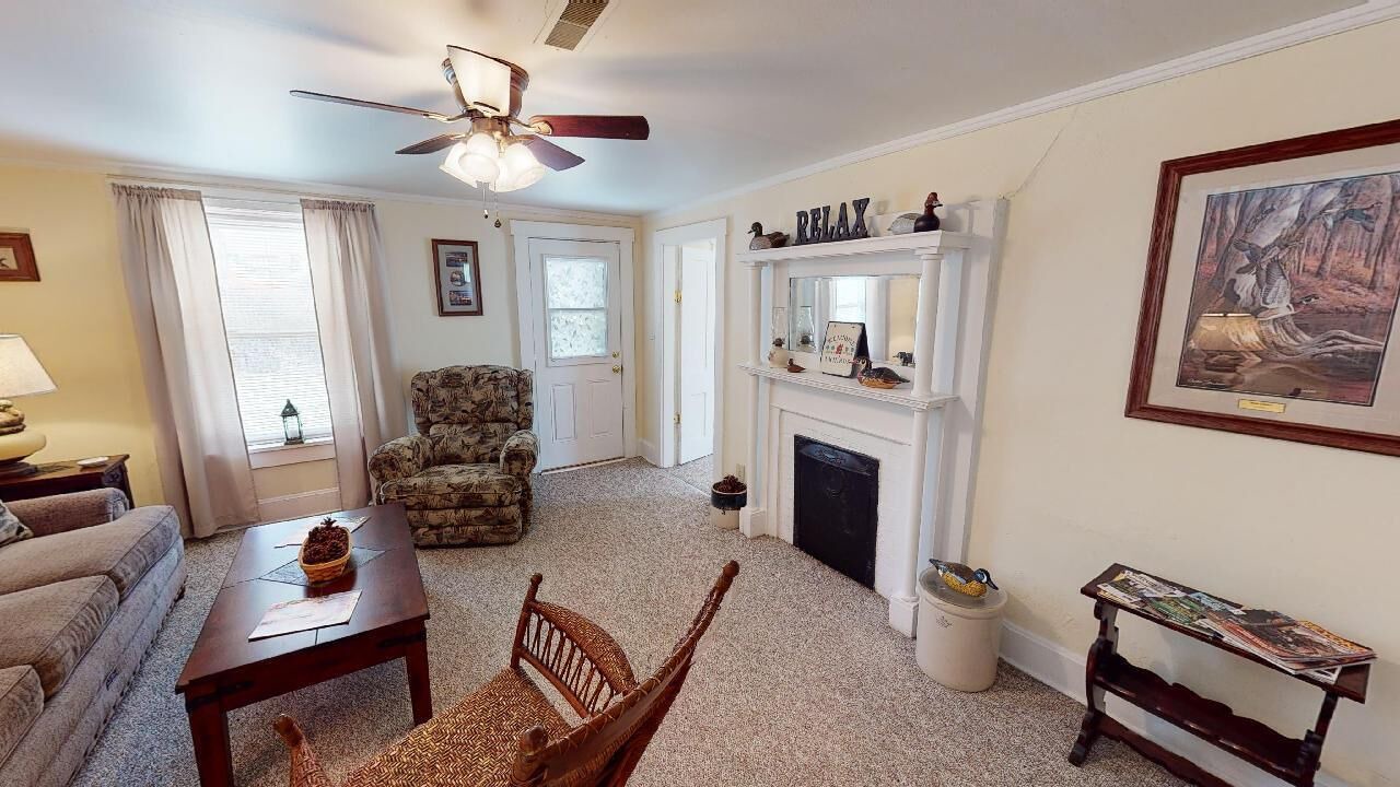 Photo of Livingroom in Nelsonville