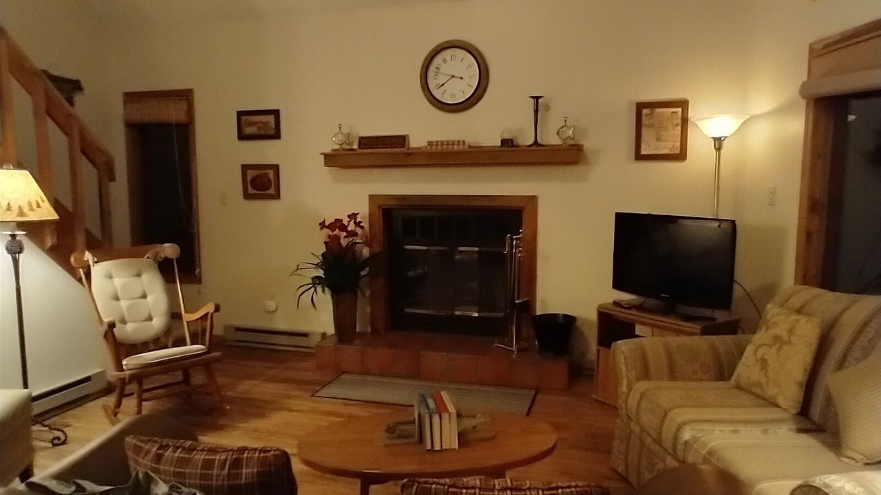 Photo of Livingroom in Pocono Mountain Lake