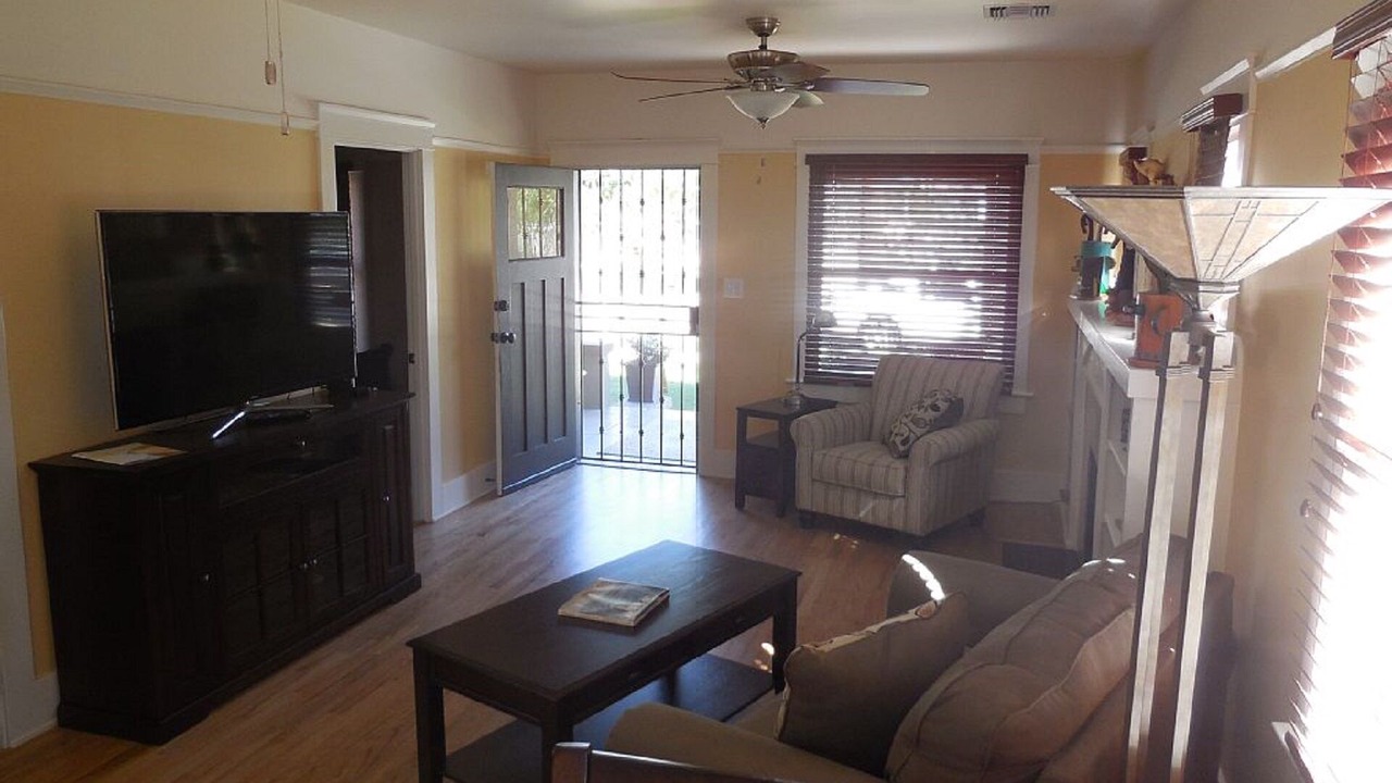 Photo of Livingroom in Lynwood Place