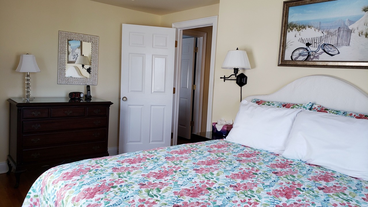 Photo of Bedroom in Wall