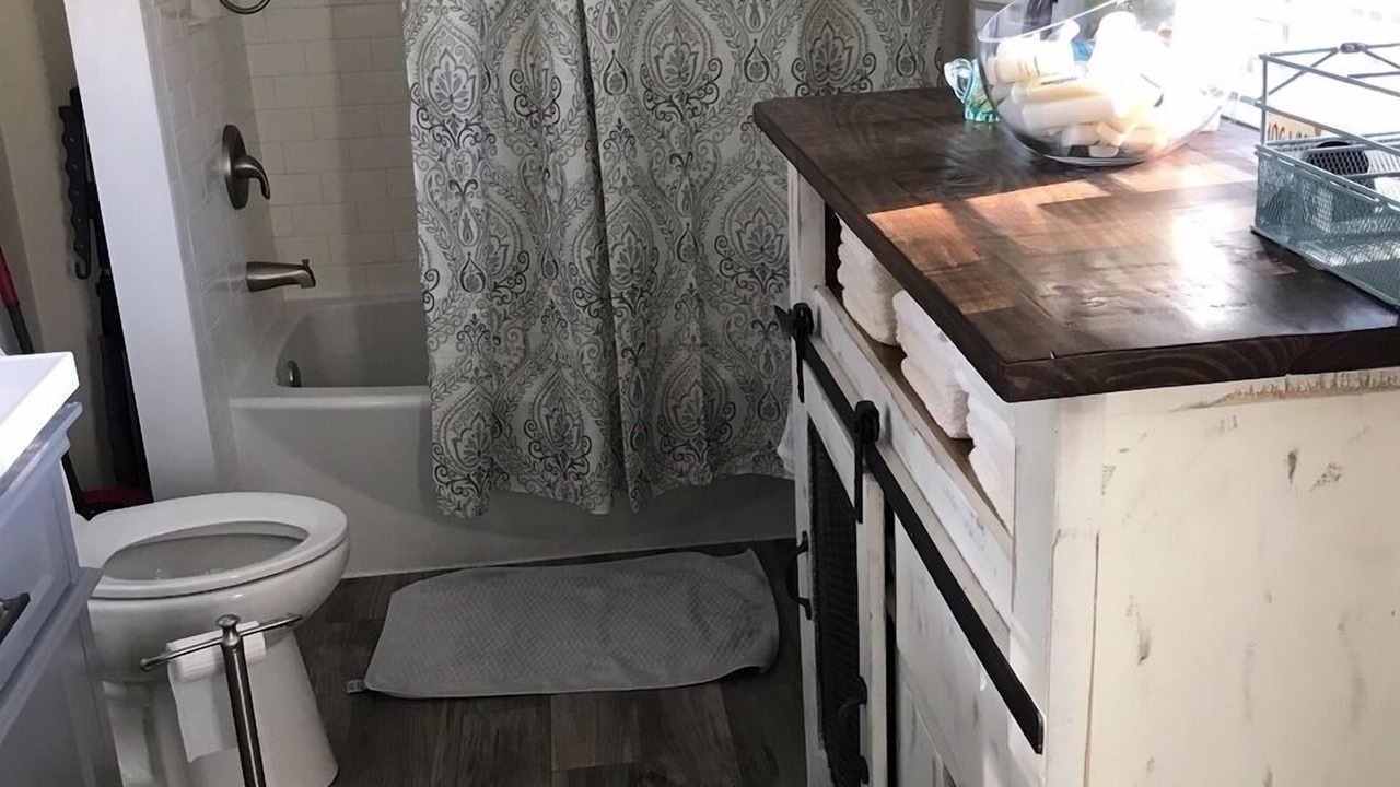 Photo of Bathroom in Booth