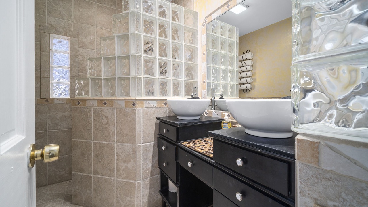 Photo of Bathroom in Cottage Line