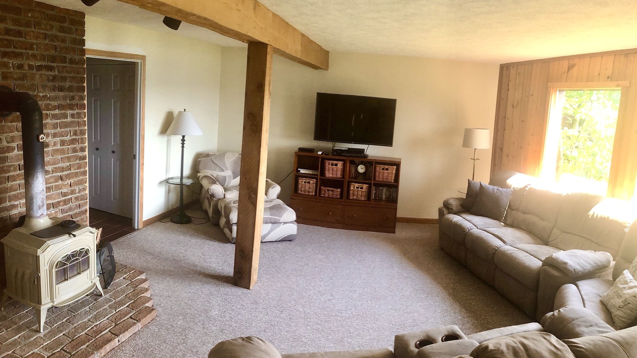 Photo of Bedroom in James Creek