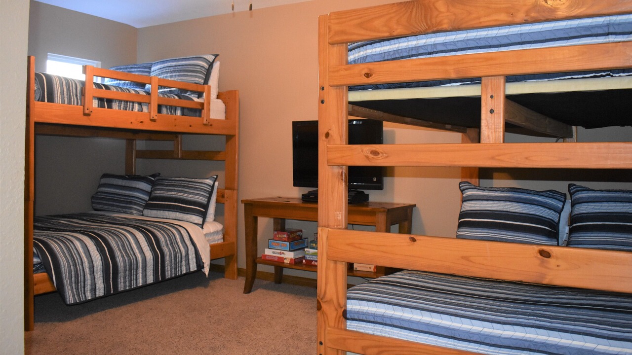 Photo of Bedroom in Lakeside Estates