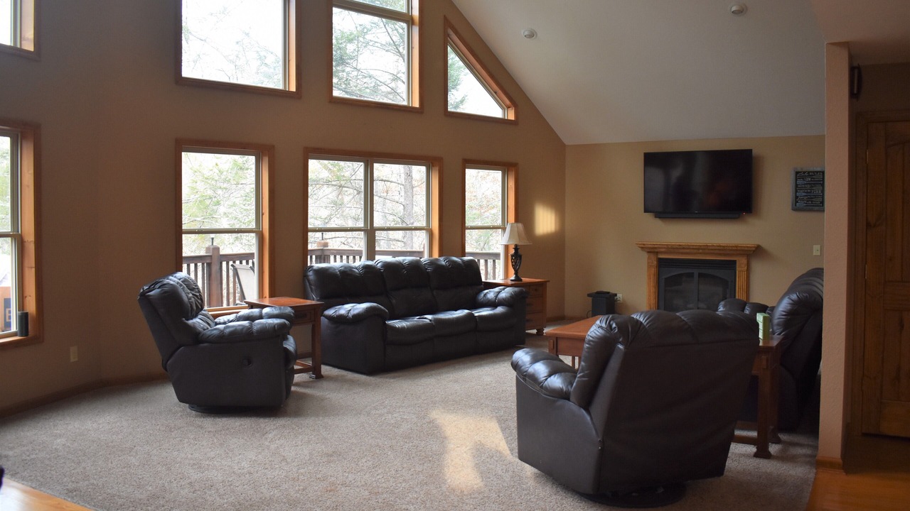 Photo of Livingroom in Lakeside Estates