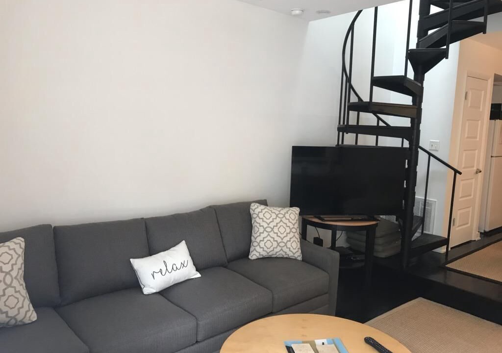 Photo of Livingroom in Country Club Estates