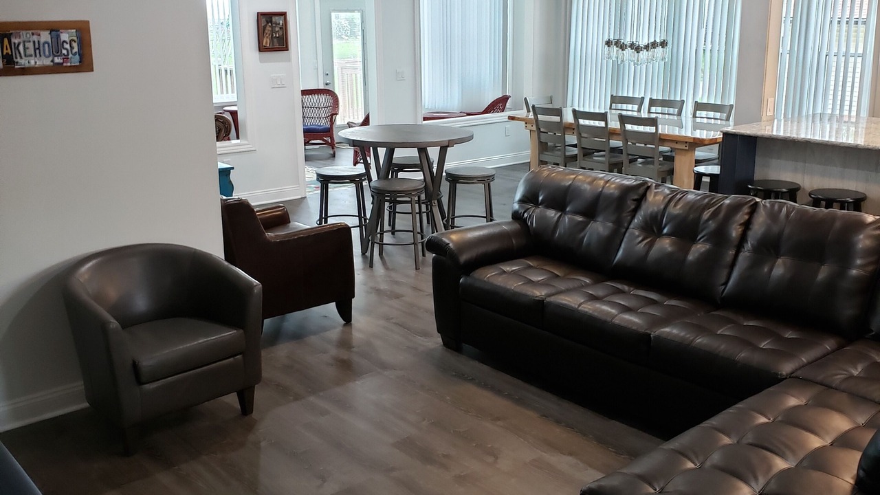 Photo of Livingroom in Huron