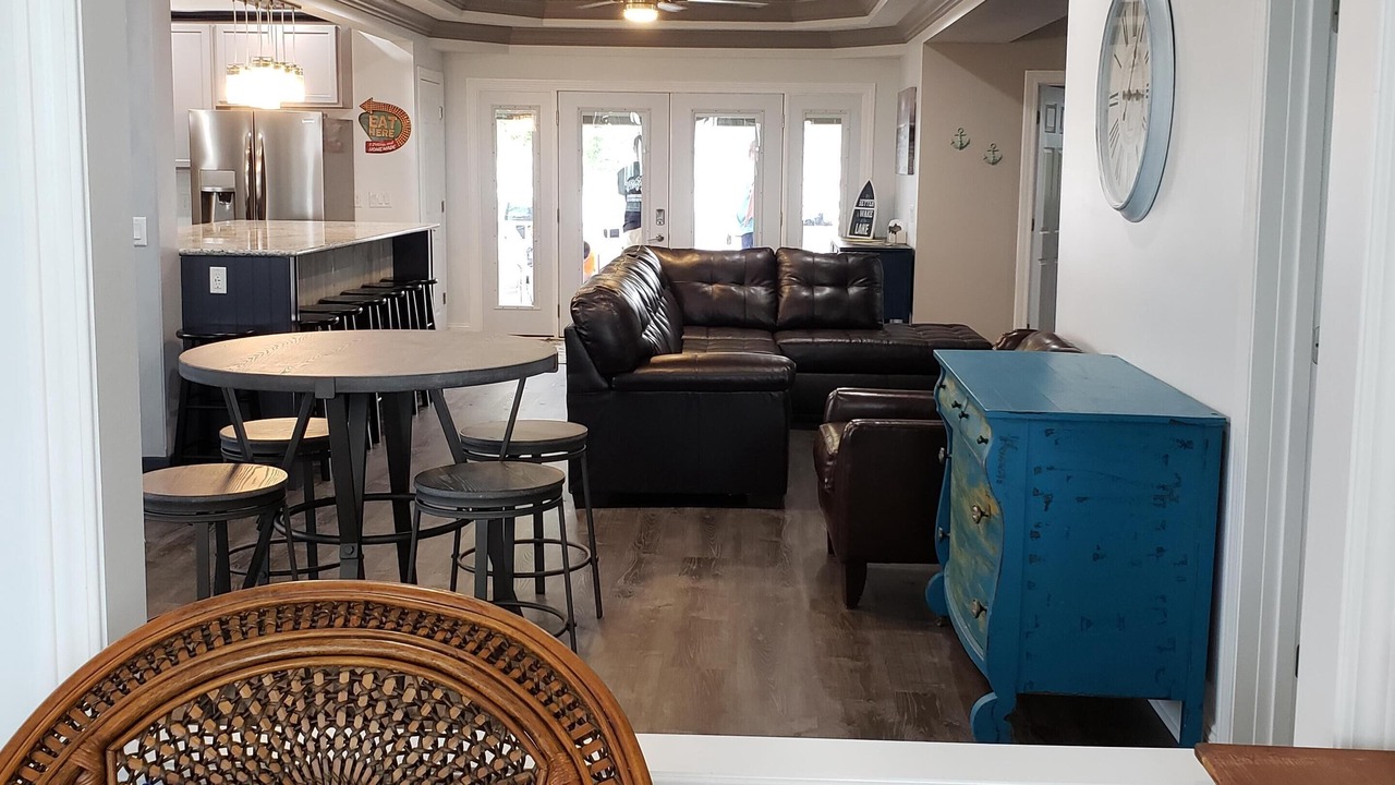 Photo of Livingroom in Huron