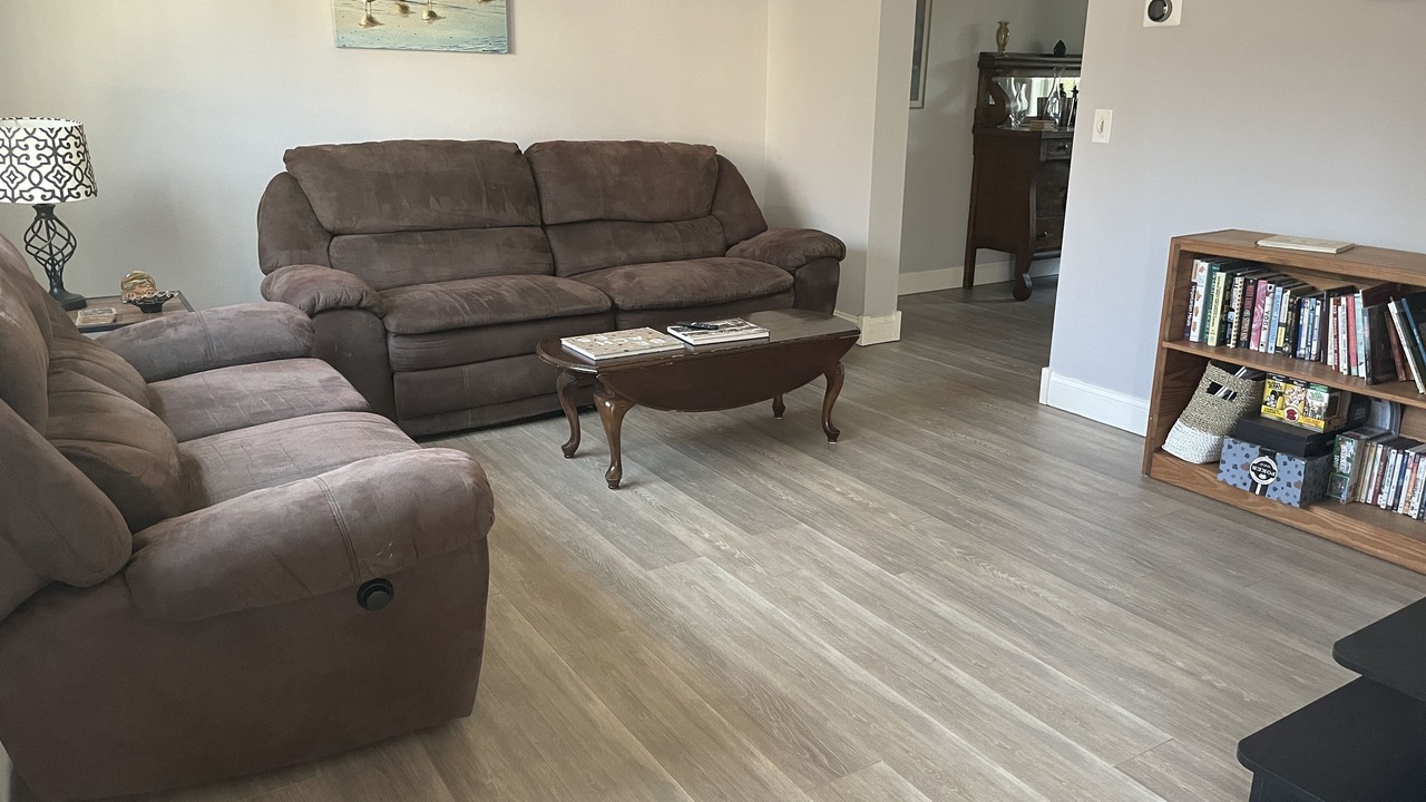 Photo of Livingroom in Town Bank
