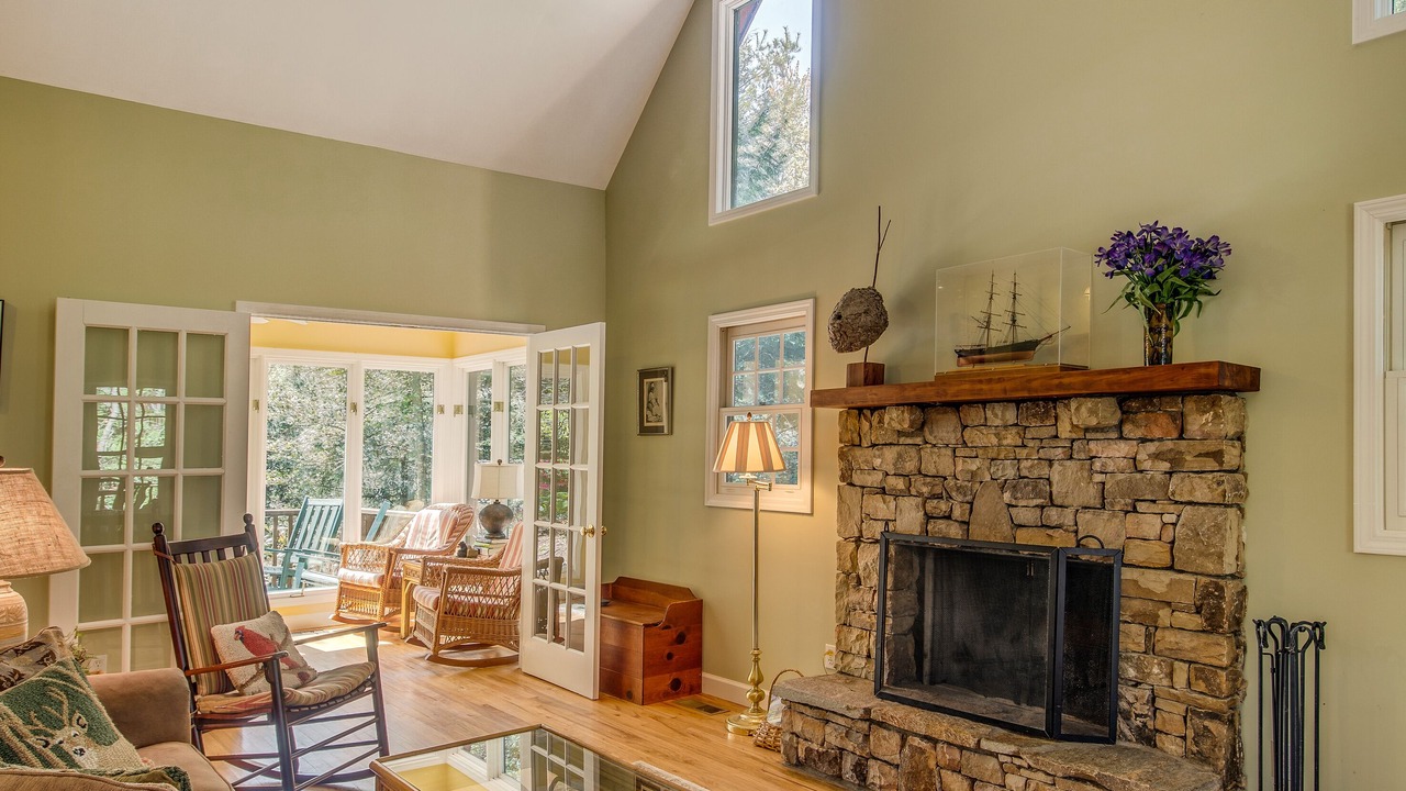 Photo of Livingroom in Pisgah Forest