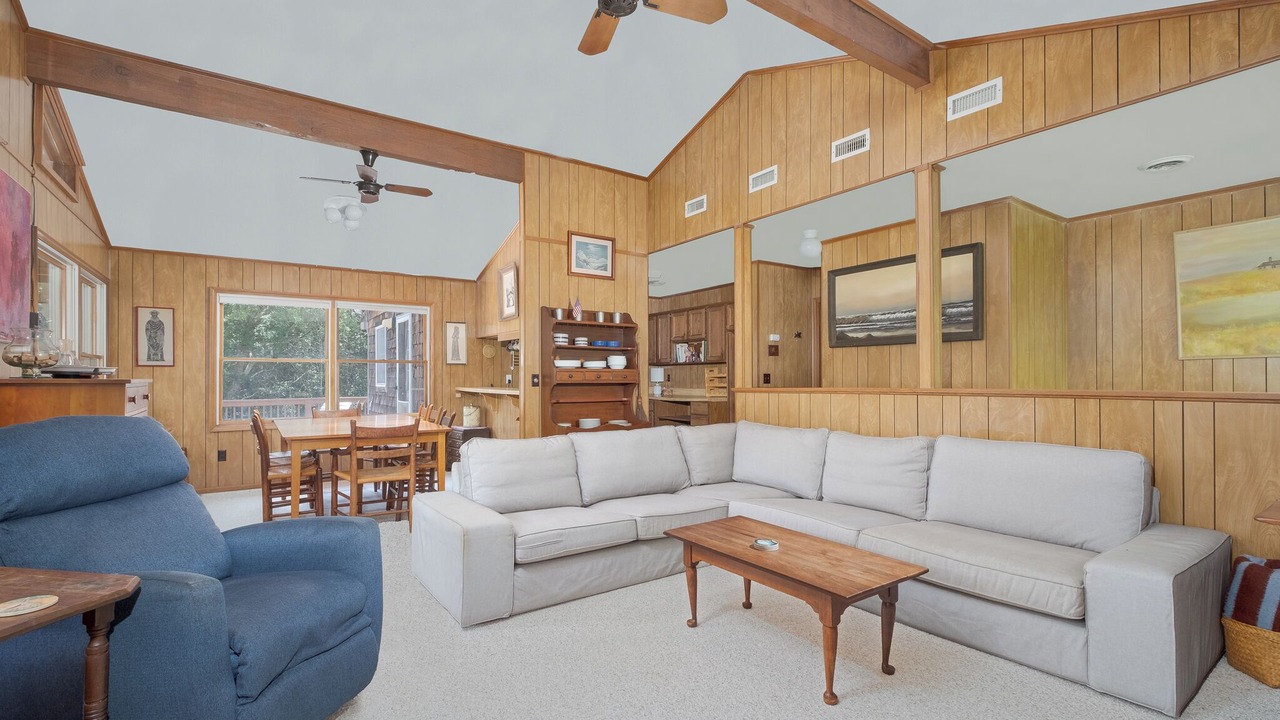 Photo of Livingroom in Southern Shores