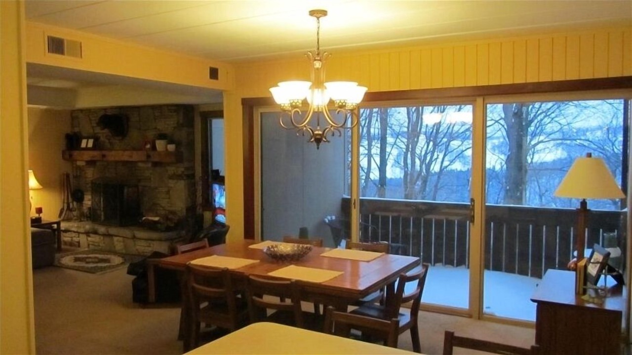 Photo of Livingroom in Seven Springs