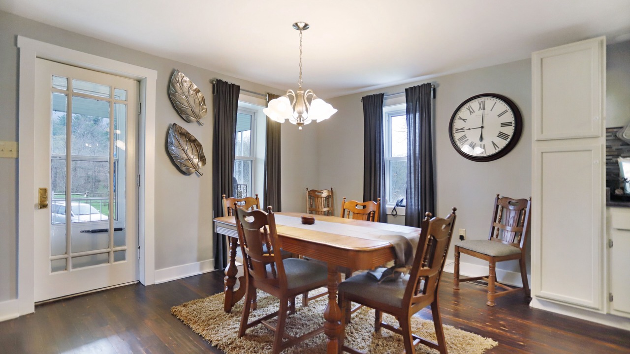 Photo of Livingroom in Big Cove Tannery