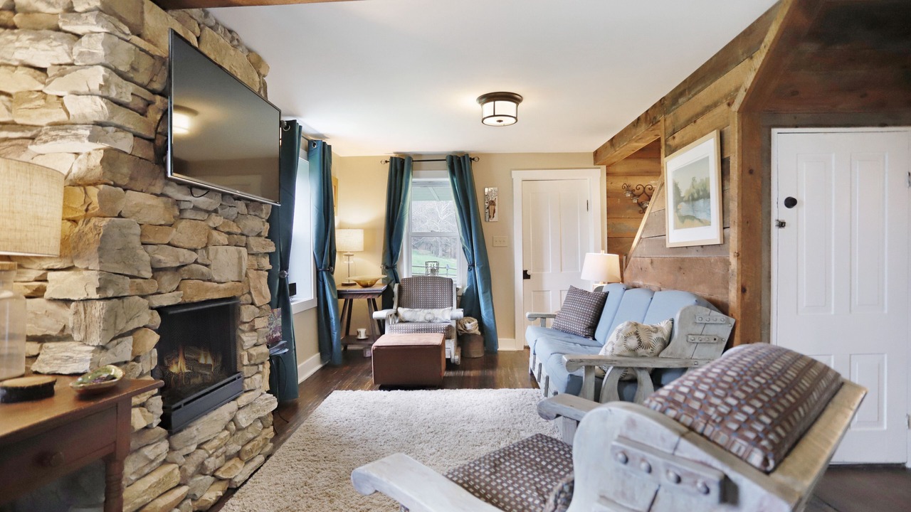 Photo of Livingroom in Big Cove Tannery