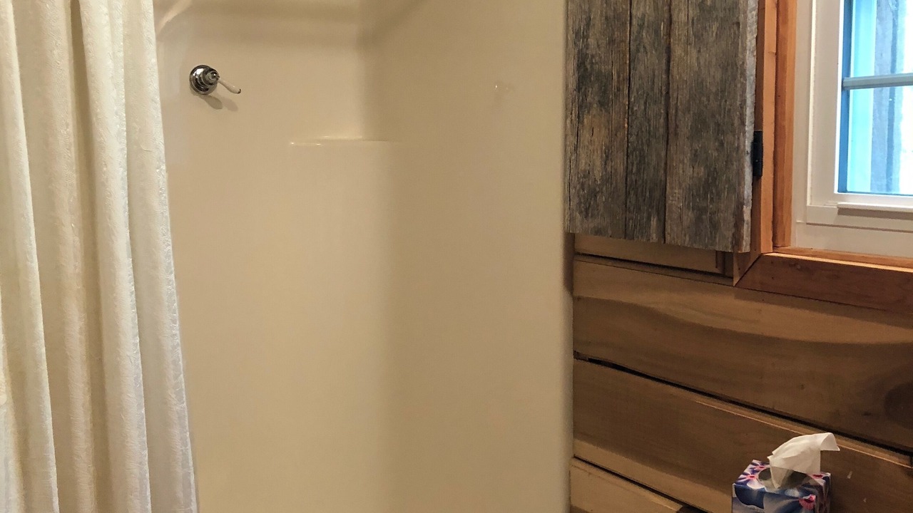Photo of Bathroom in Chickamauga