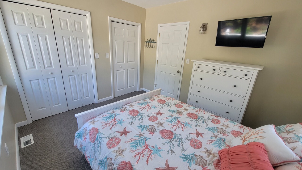 Photo of Bedroom in Barnegat Light