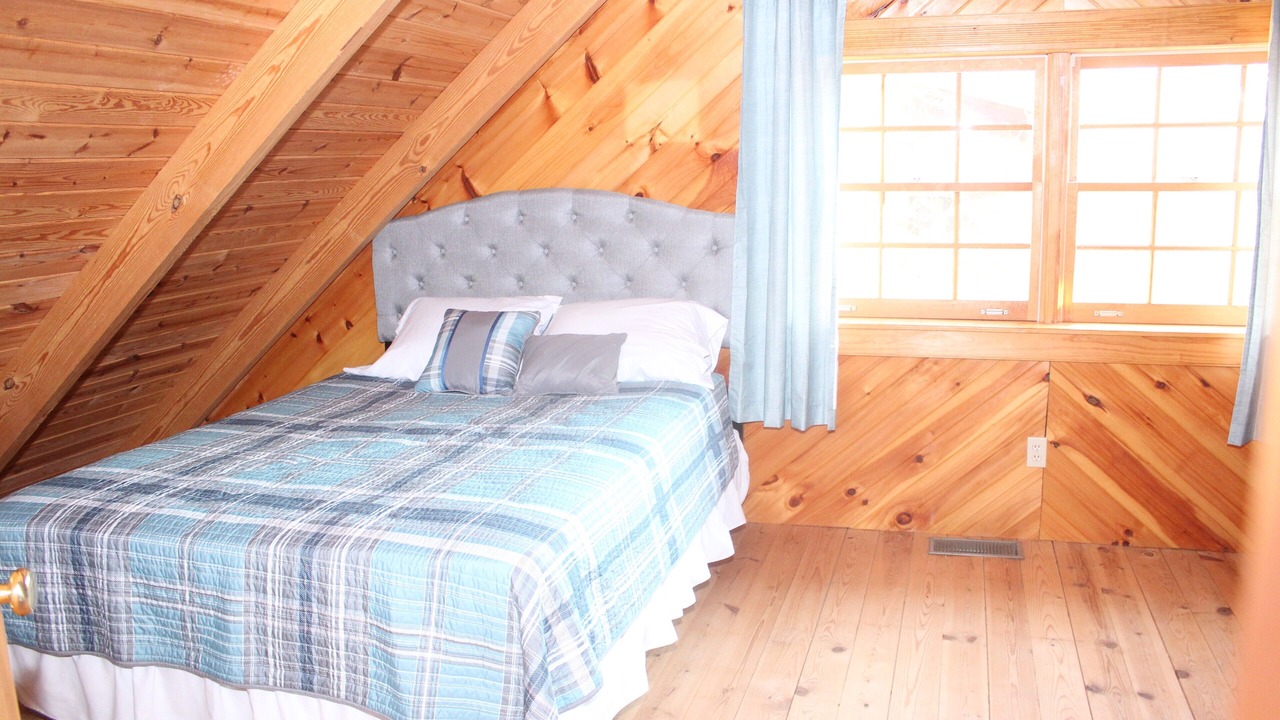 Photo of Bedroom in Big Creek