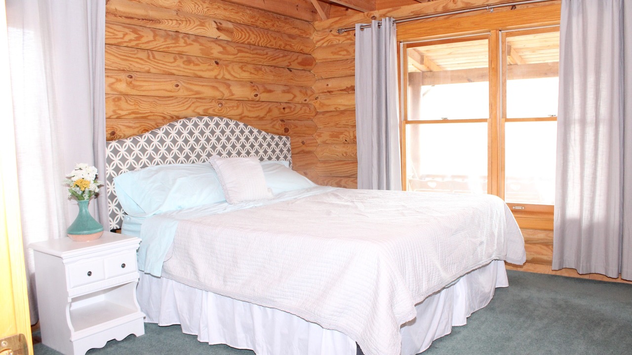 Photo of Bedroom in Big Creek