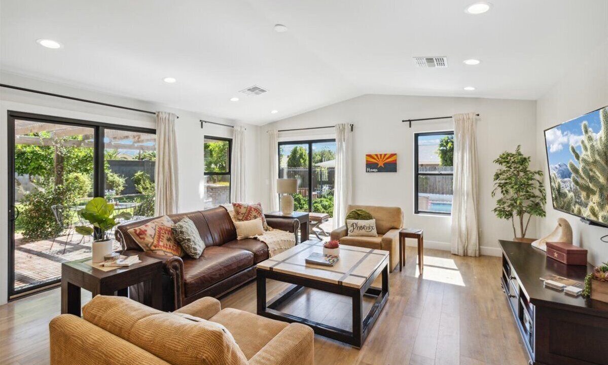 Photo of Livingroom in Camelback East