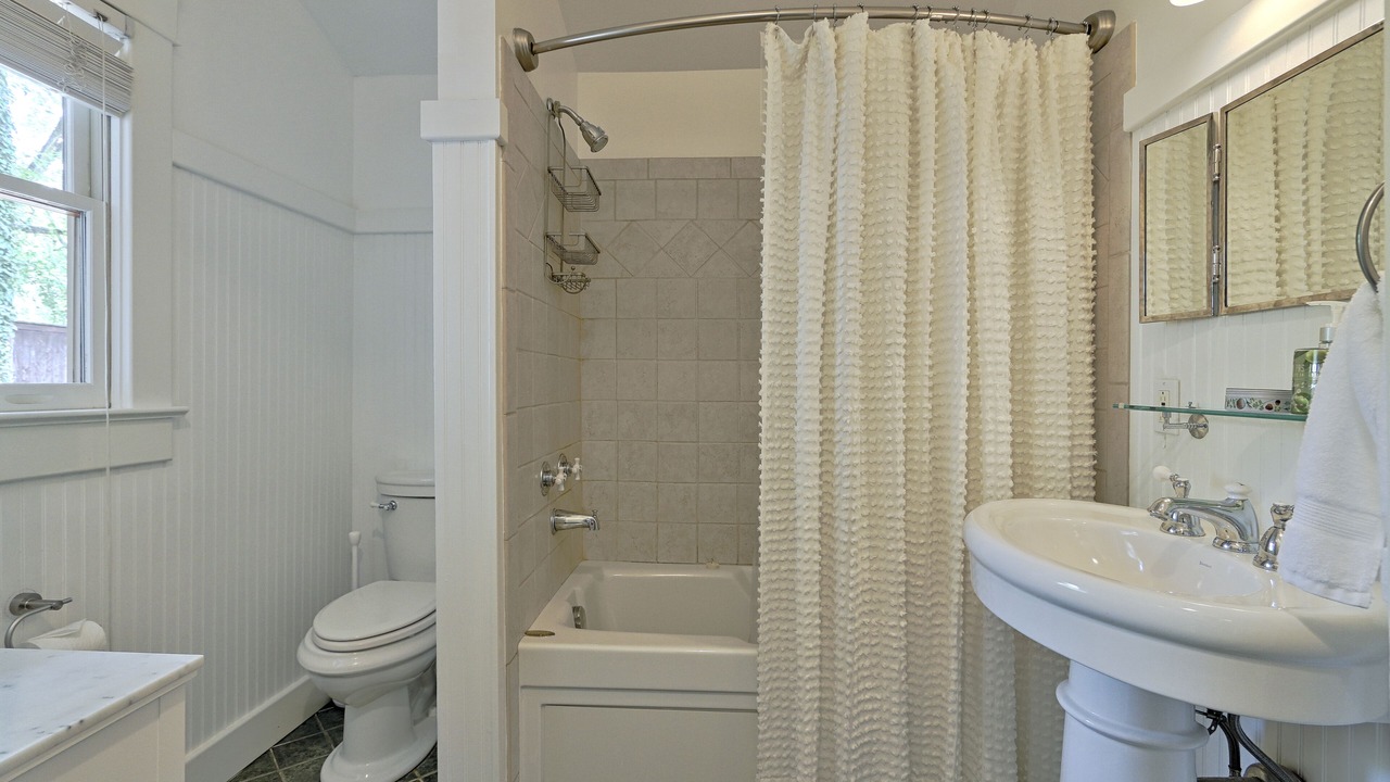 Photo of Bathroom in Belmont - Hillsboro