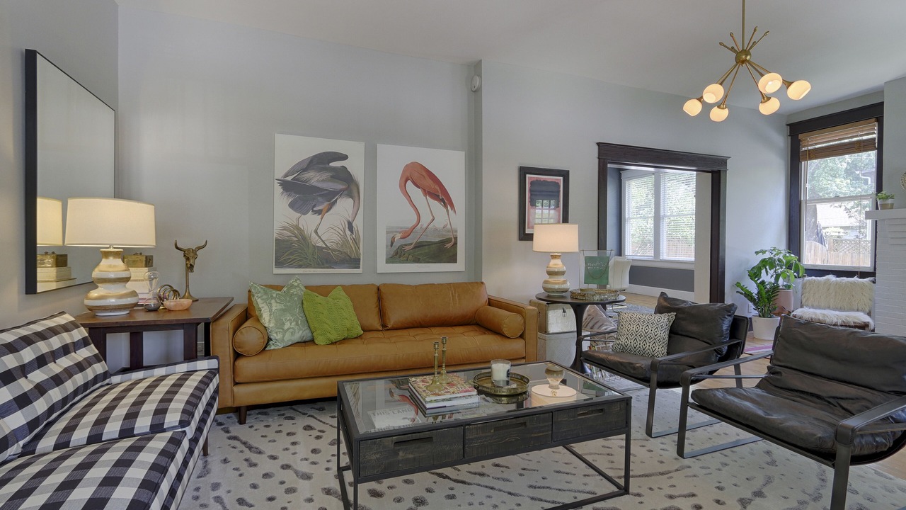 Photo of Livingroom in Belmont - Hillsboro