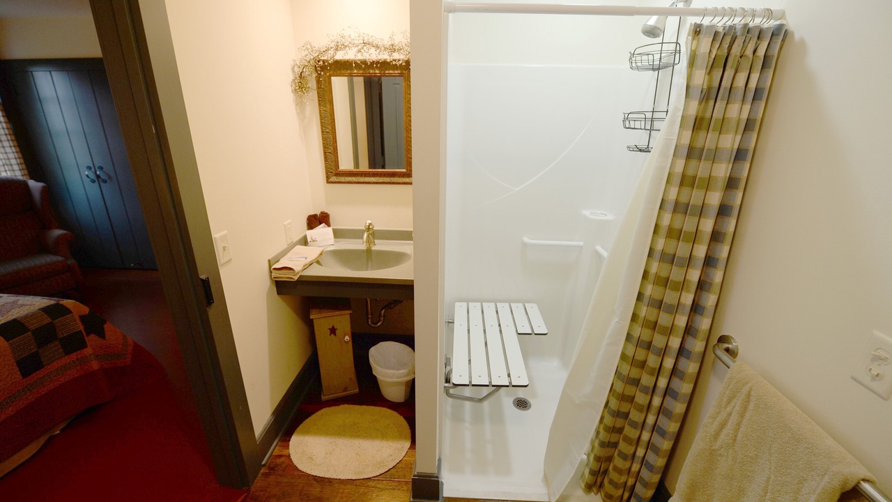 Photo of Bathroom in Winesburg