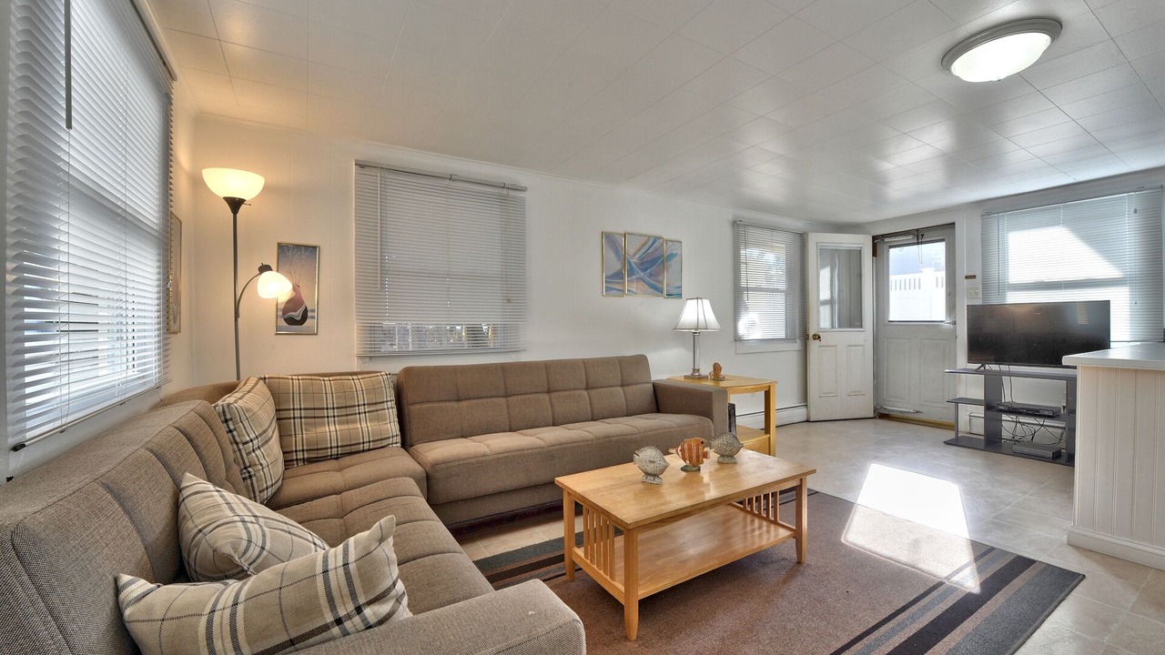 Photo of Livingroom in Beach Haven Gardens